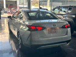 نيسان فيرسا